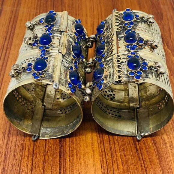 Single Blue Stone Boho Cuff Bracelet: Antique Tribal Jewelry - Picture 3 of 7